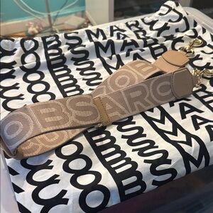 Marc Jacobs Tan Logo handbag strap